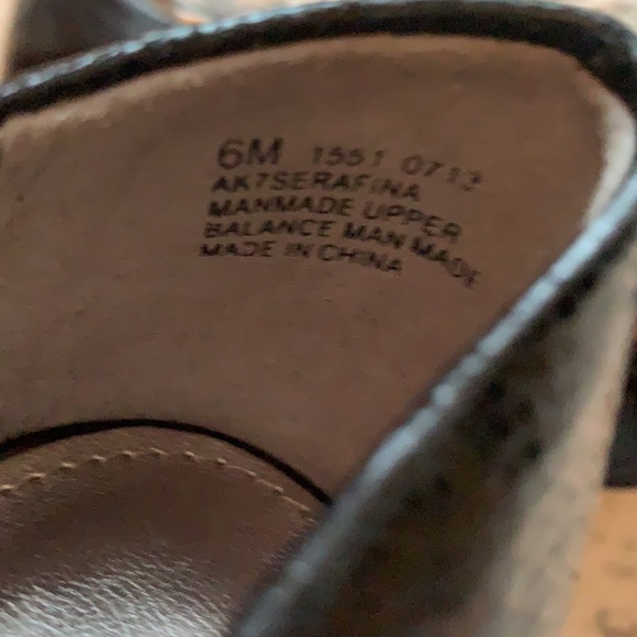 Anne Klein black heels, peep toe, never worn - Picture 6 of 8